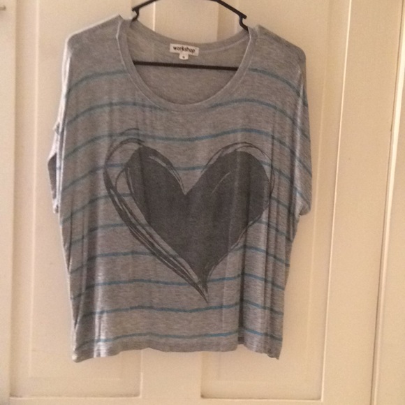 workshop Tops - Crop tee. Size S